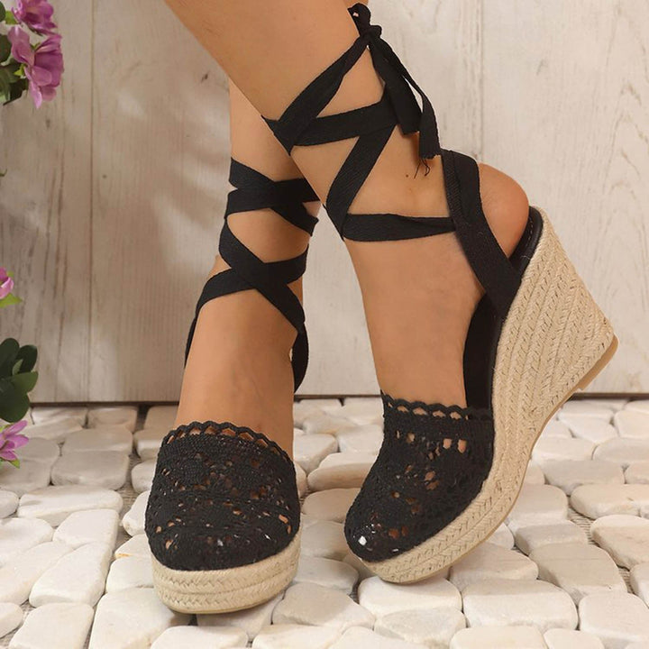 Celia - Sandalias de tacón de cuña de ganchillo para la mujer moderna
