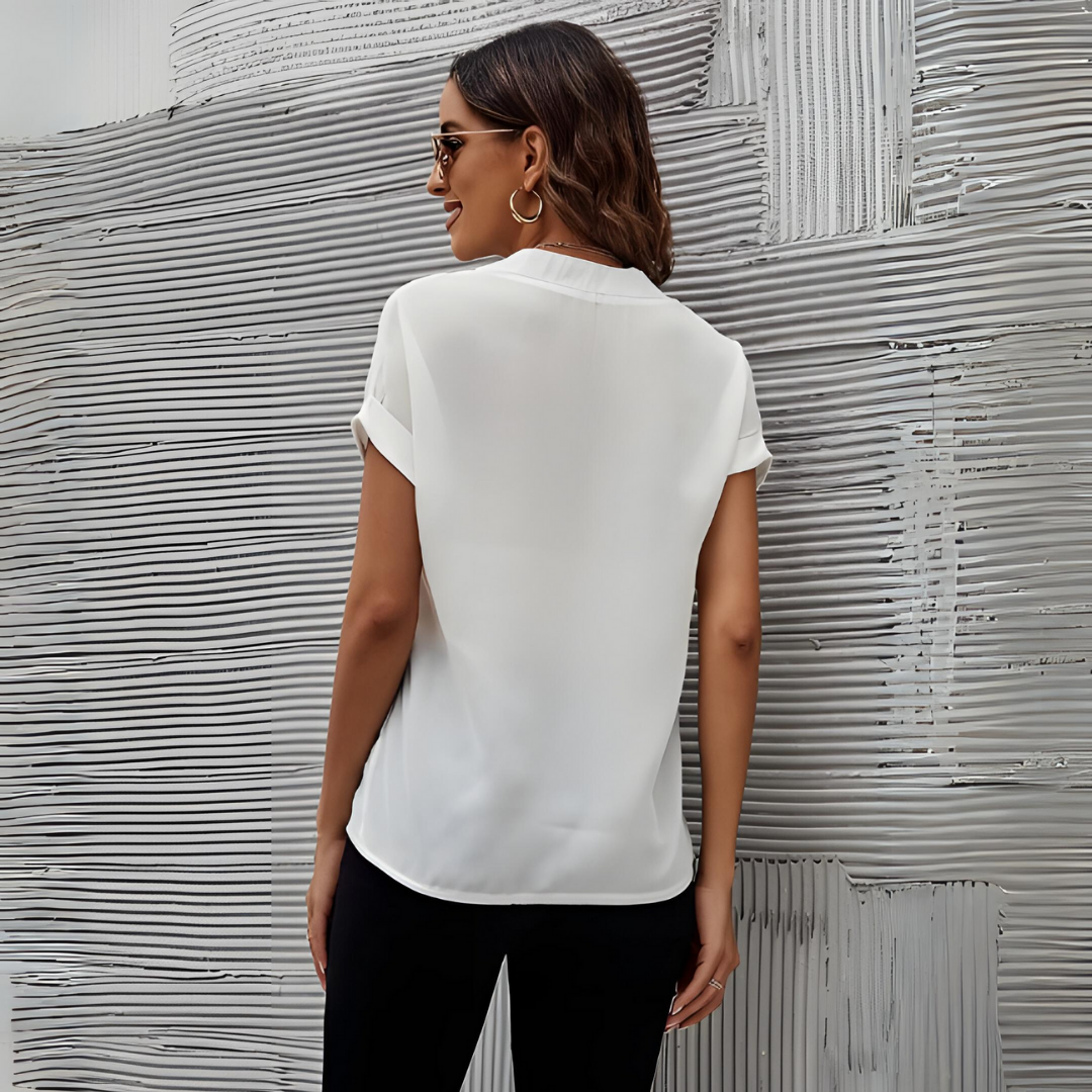 Elegante blusa blanca con cuello en V para mujer - Serenity Chic Spring Style