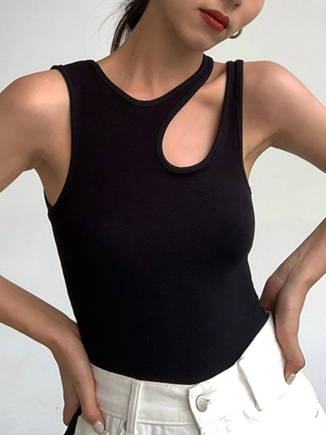 Rita - Elegante camiseta de tirantes recortada para mujer
