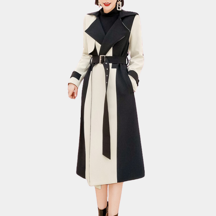 Elegante gabardina de mujer con un sofisticado cinturón