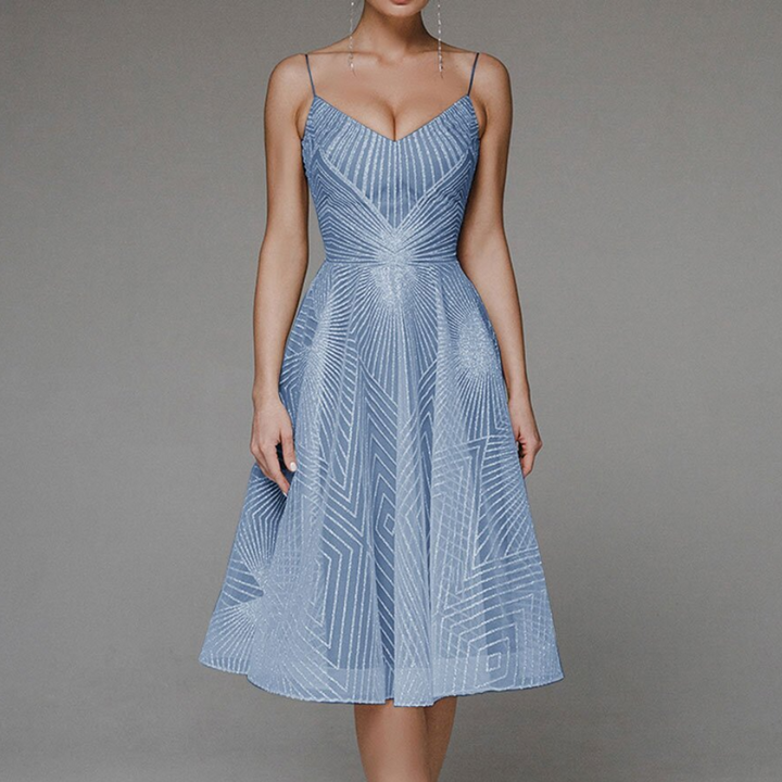 Blanca - Elegante vestido con elegante diseño de espalda abierta