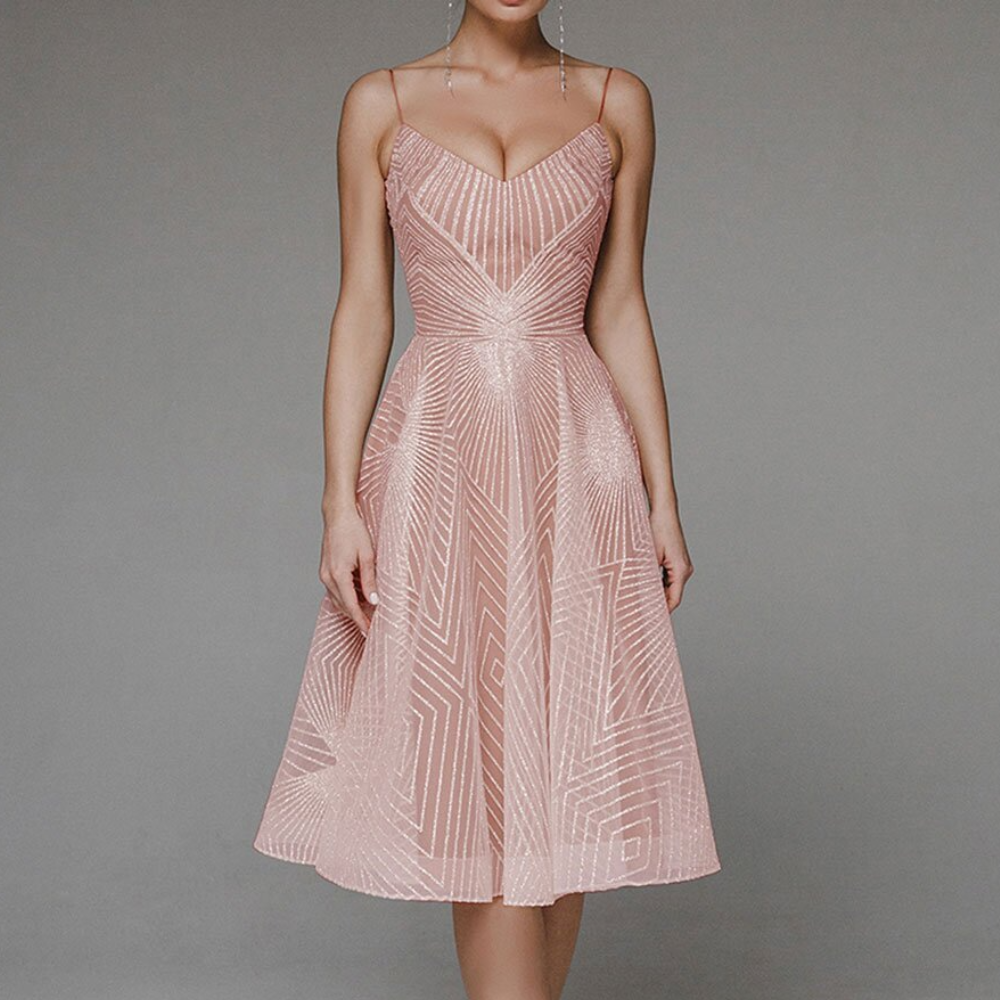 Blanca - Elegante vestido con elegante diseño de espalda abierta