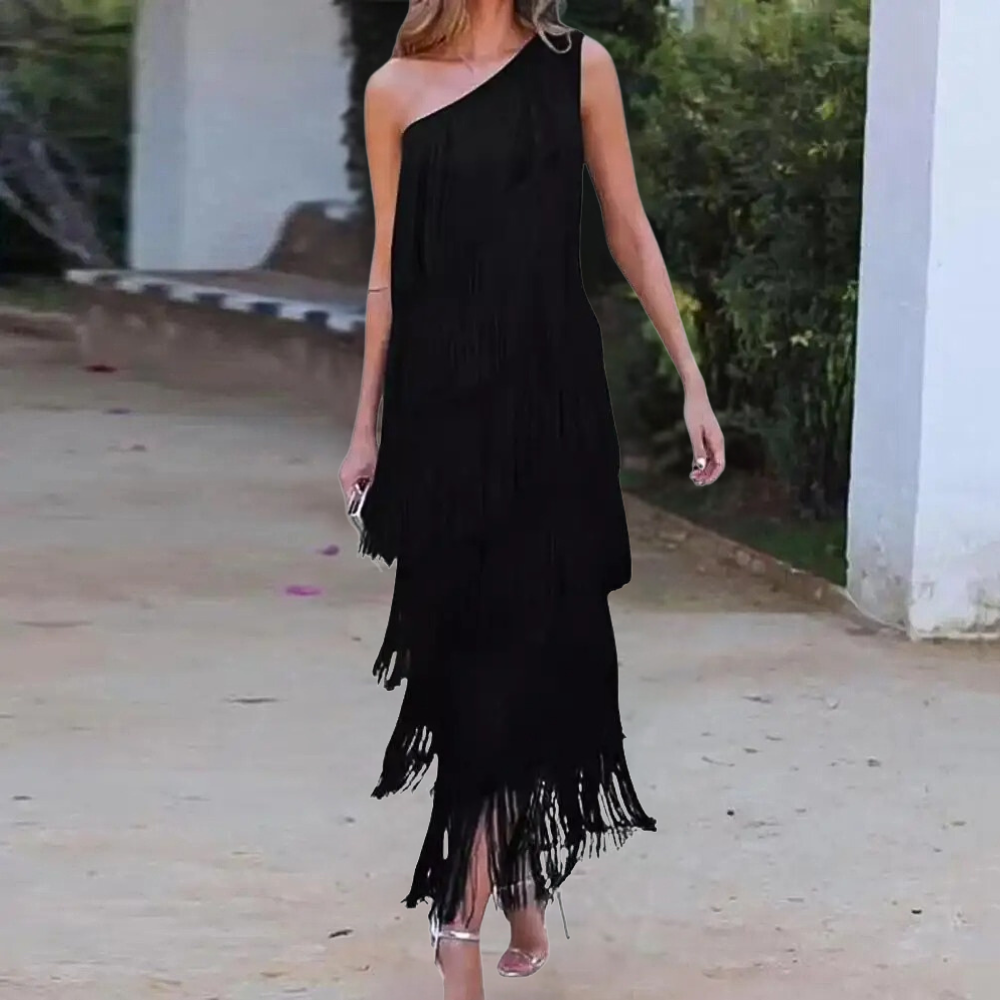 Elegante vestido de un hombro con borlas de Carol