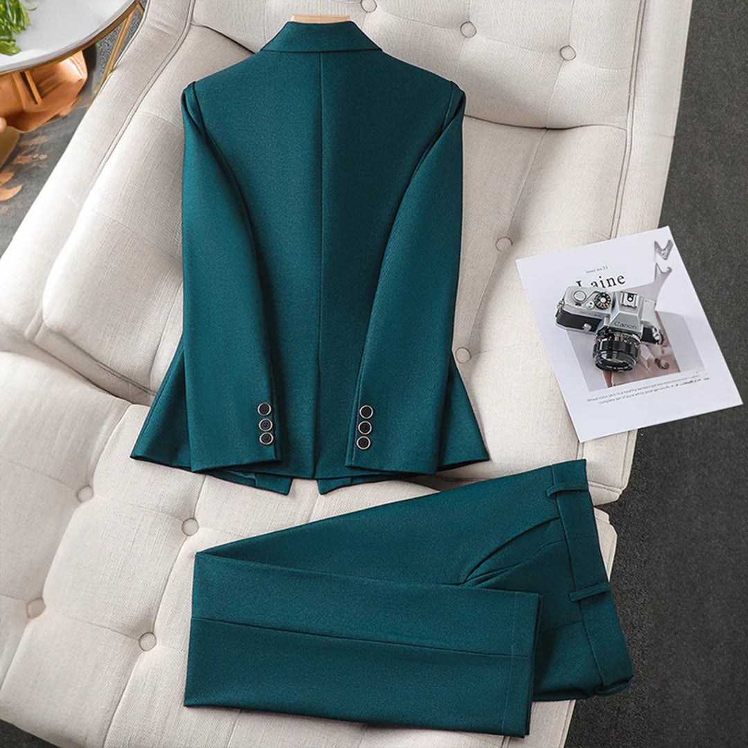 Conjunto Elegante de Blazer y Pantalones LAURA