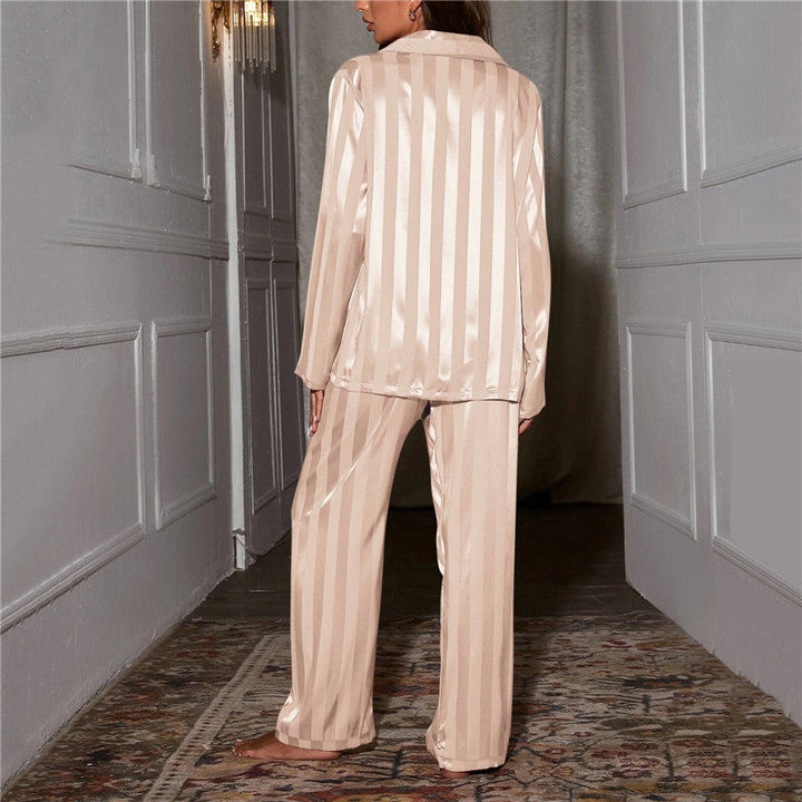 Pia - Elegante pijama de seda para mujer