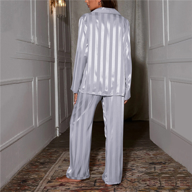 Pia - Elegante pijama de seda para mujer