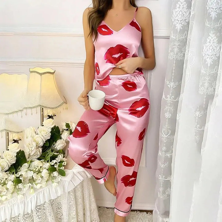 Rhea - Elegante conjunto de pijama de satén con estampado de labios para mujer
