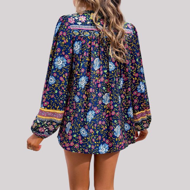 Elegante blusa Kara Bohème con encantador estampado paisley para mujer