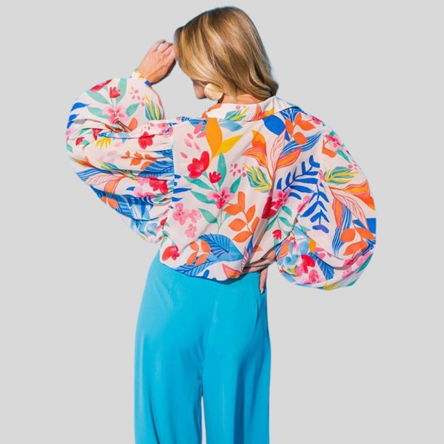 Aila - Elegante blusa de mujer con estampado floral floreciente