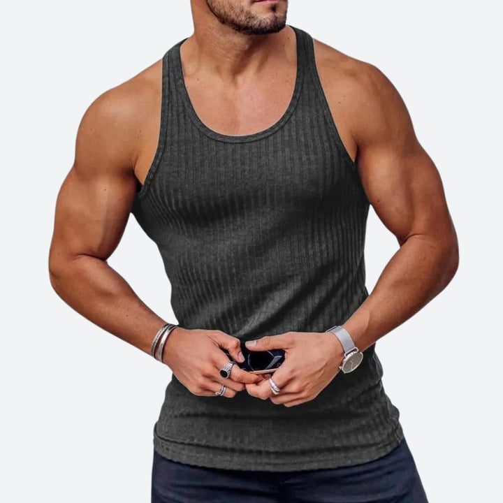 Elegante camiseta de tirantes de verano para aventuras deportivas - Wout