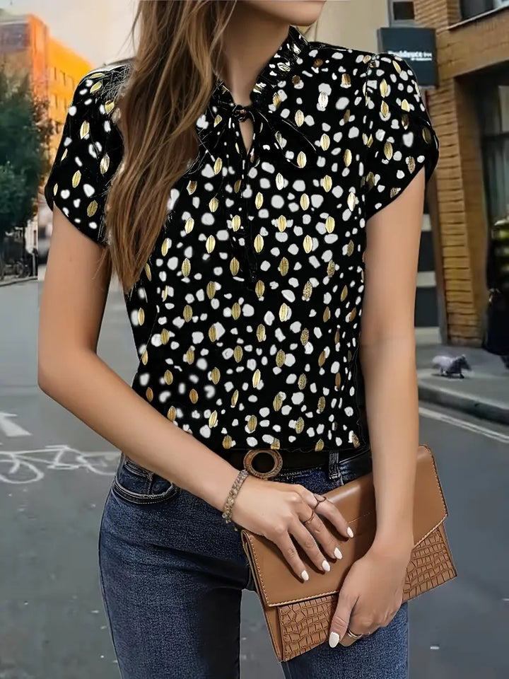 Evelyn - Elegante blusa de manga corta con encantadores volantes para mujer