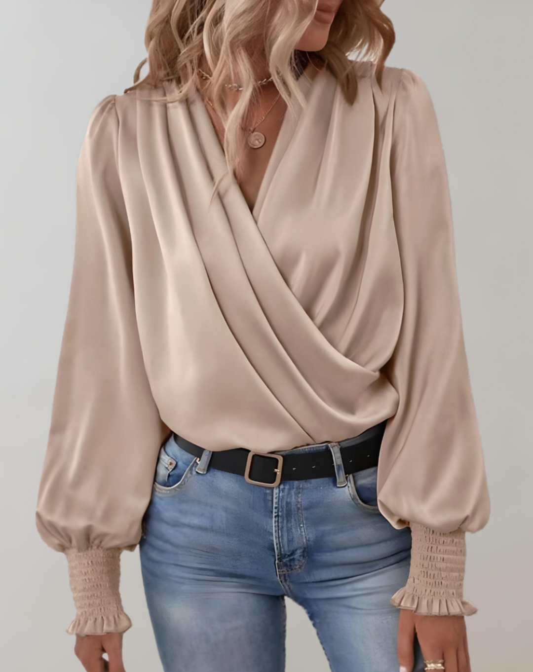 Elegante blusa de primavera con cuello en V y manga larga para mujer de Minda