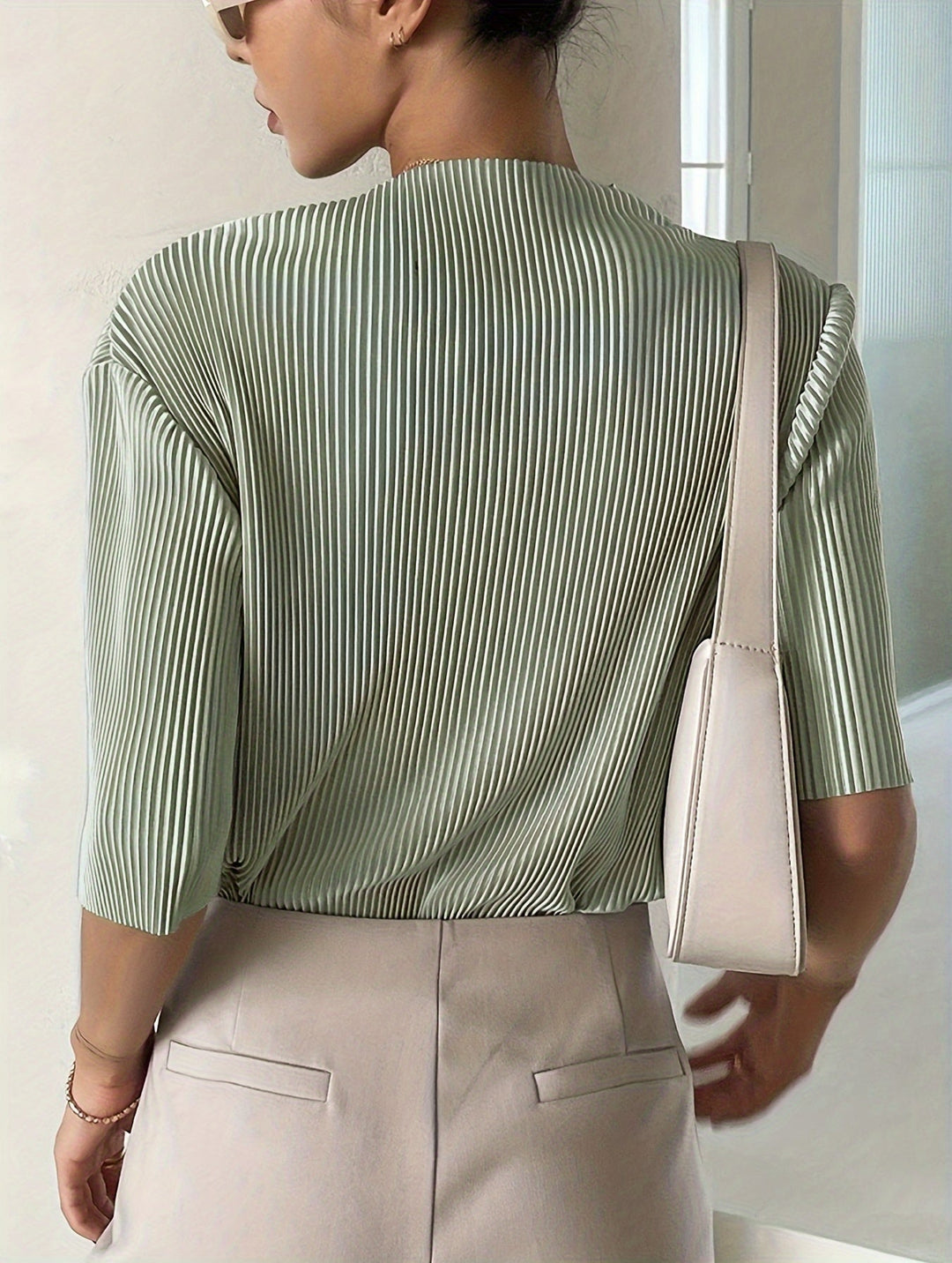 Marie - Elegante blusa blanca plisada para mujer