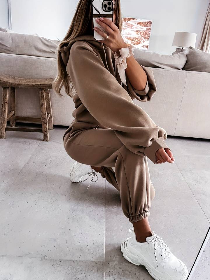 Karina - Elegante conjunto de sudadera con capucha y pantalón de chándal para mujer