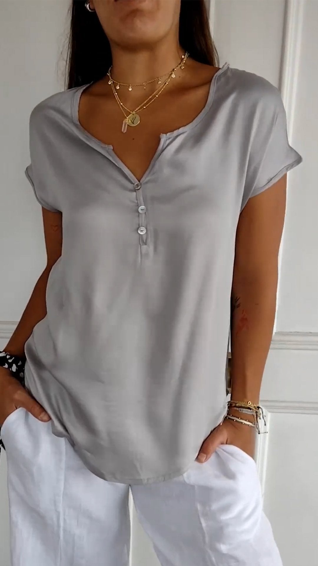 Evelyn - Elegante blusa con cuello en V para la máxima comodidad de la mujer