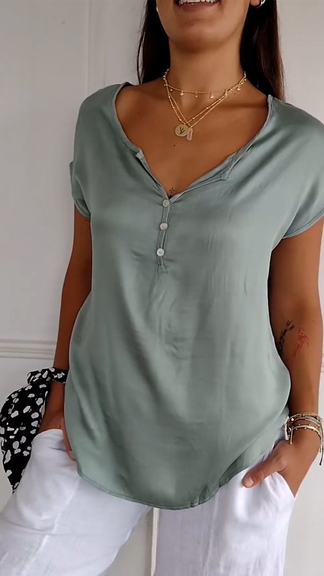 Evelyn - Elegante blusa con cuello en V para la máxima comodidad de la mujer