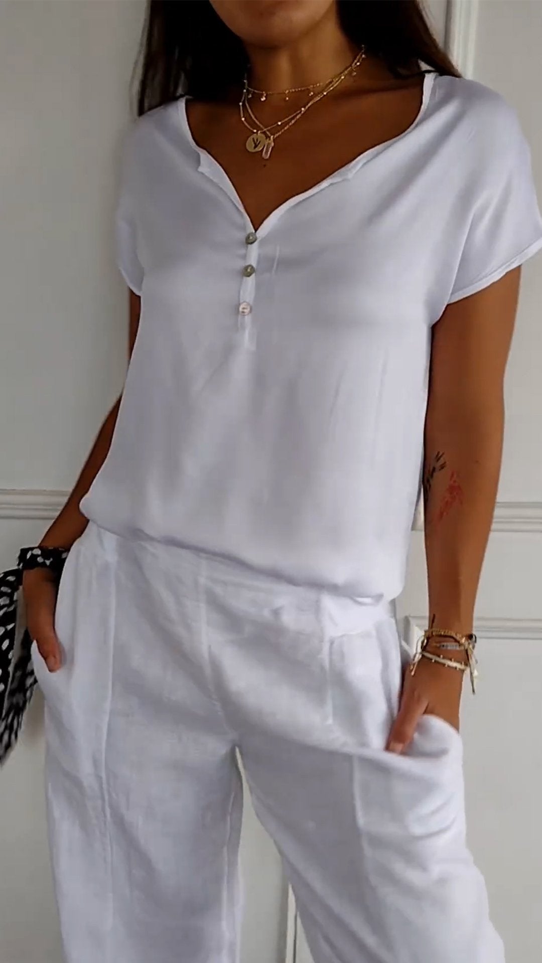 Evelyn - Elegante blusa con cuello en V para la máxima comodidad de la mujer
