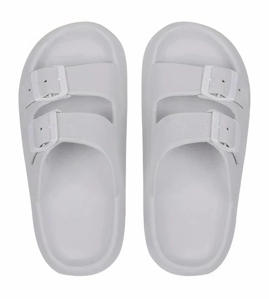 Disfruta sin preocupaciones con nuestras zapatillas Jerke impermeables para hombre con estilo de nube.