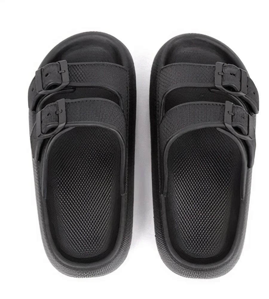 Disfruta sin preocupaciones con nuestras zapatillas Jerke impermeables para hombre con estilo de nube.